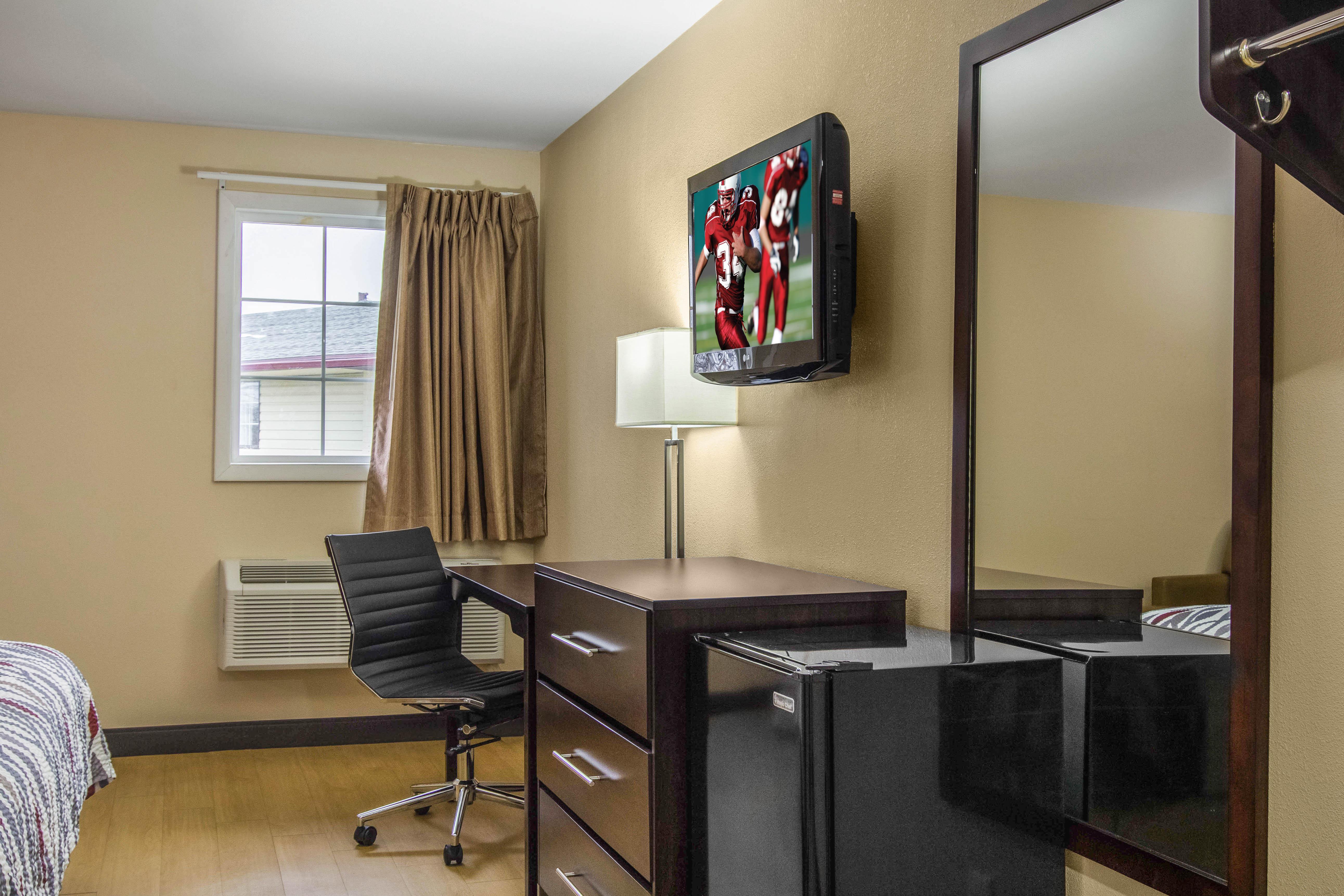 Red Roof Inn Перрісберґ Екстер'єр фото