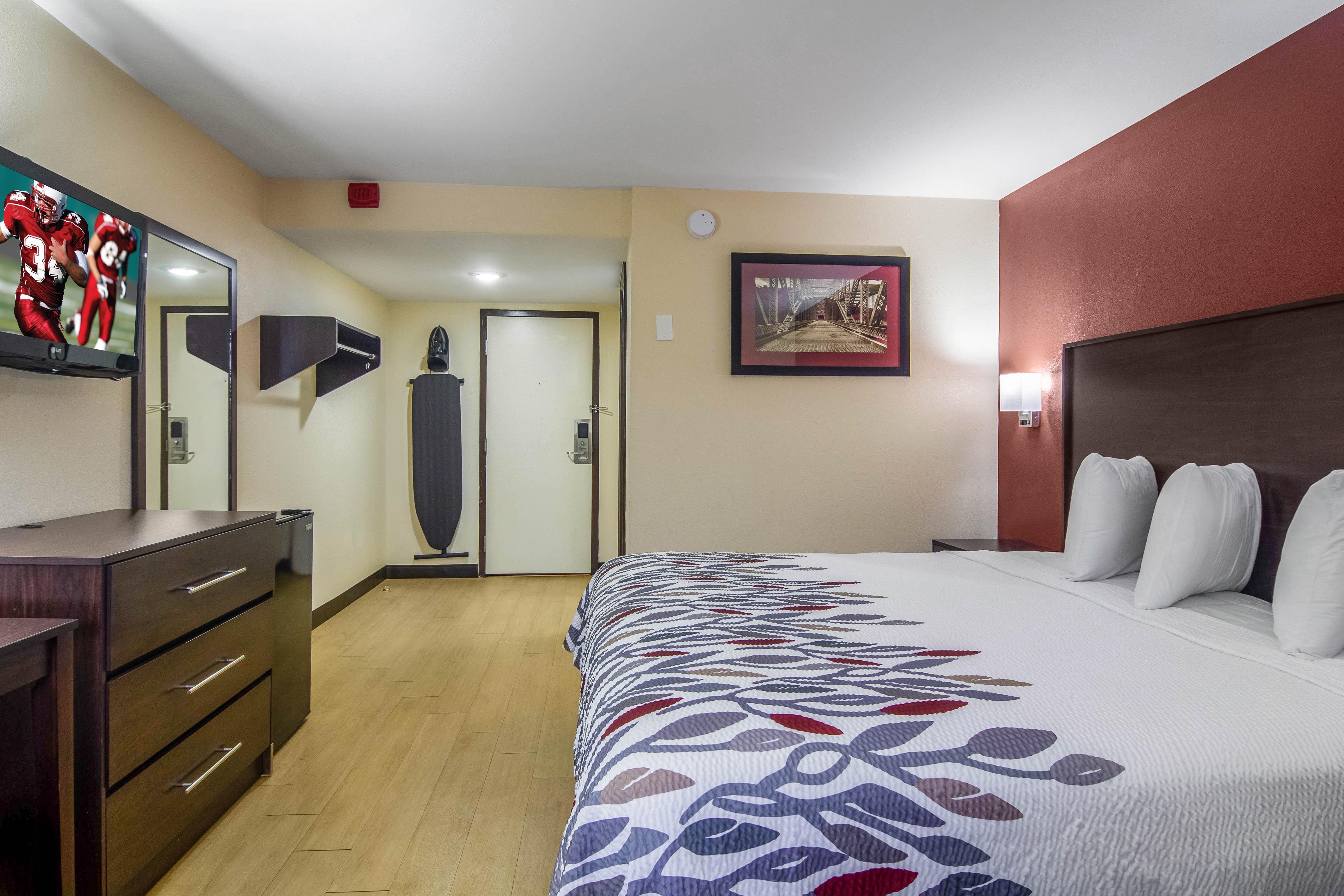 Red Roof Inn Перрісберґ Екстер'єр фото