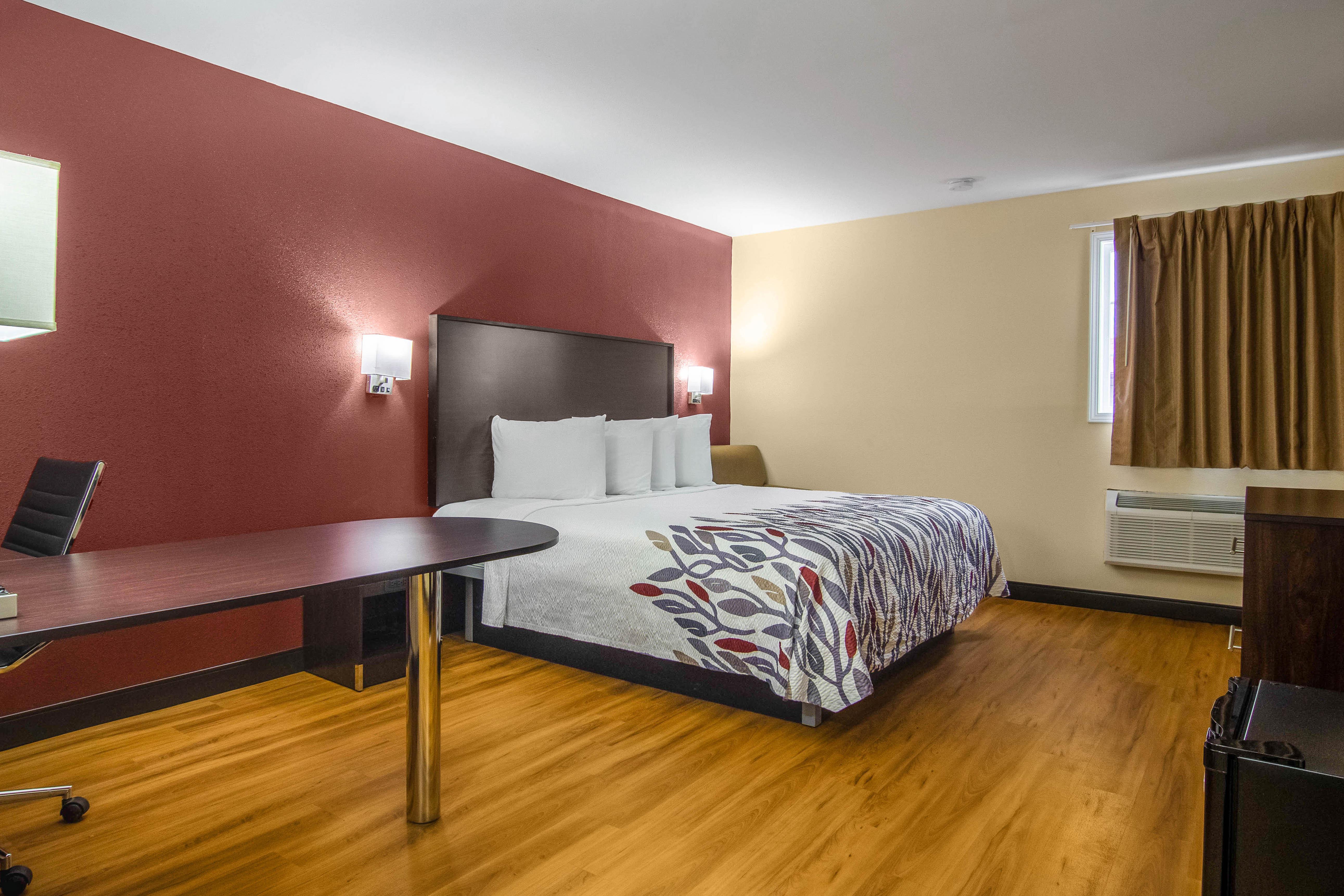 Red Roof Inn Перрісберґ Екстер'єр фото