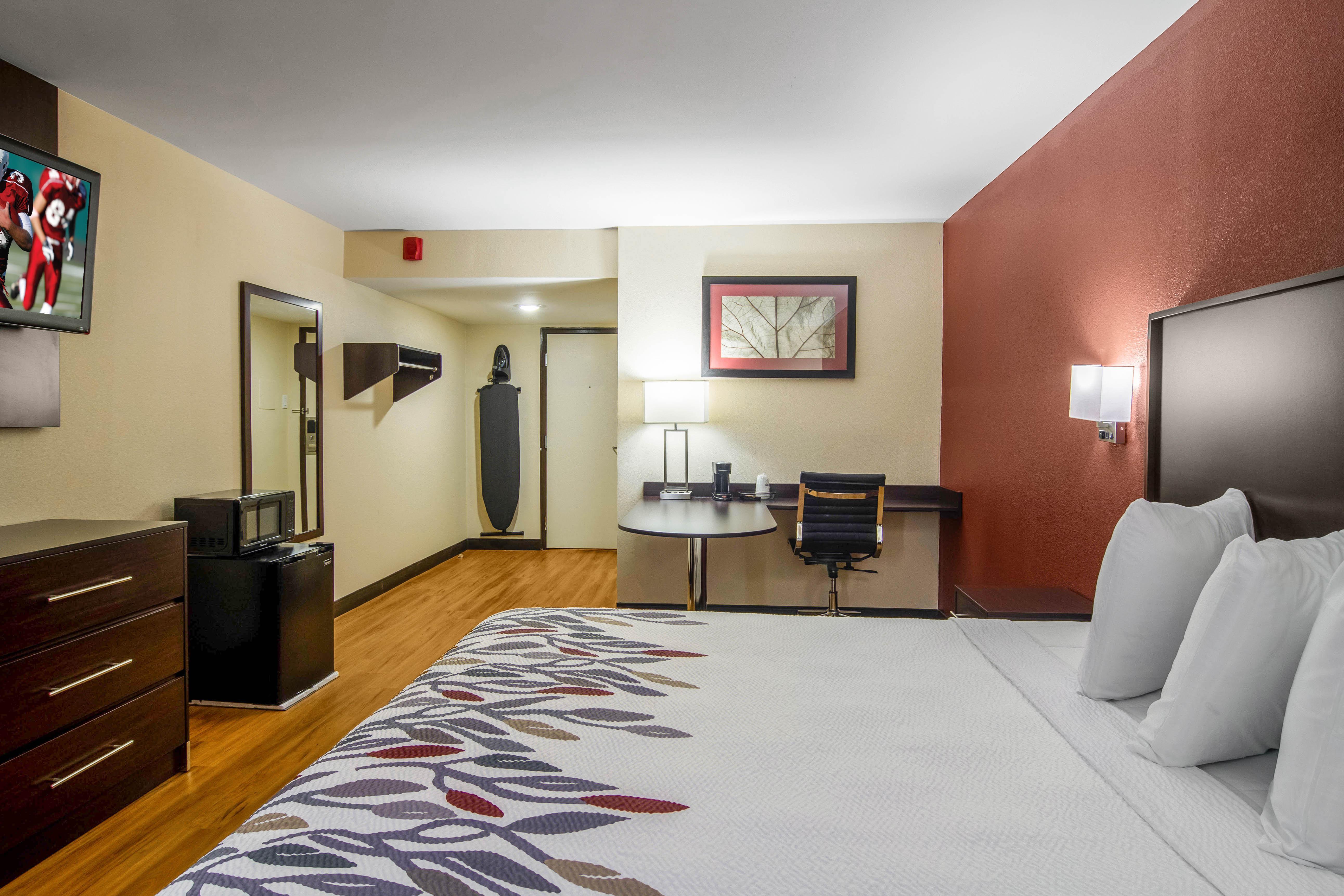 Red Roof Inn Перрісберґ Екстер'єр фото